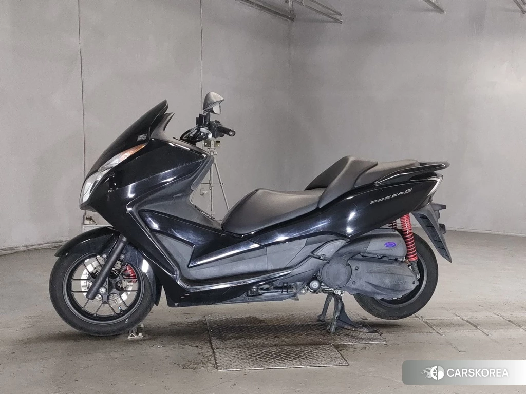 Проданный Honda FORZA 2013 из Японии
