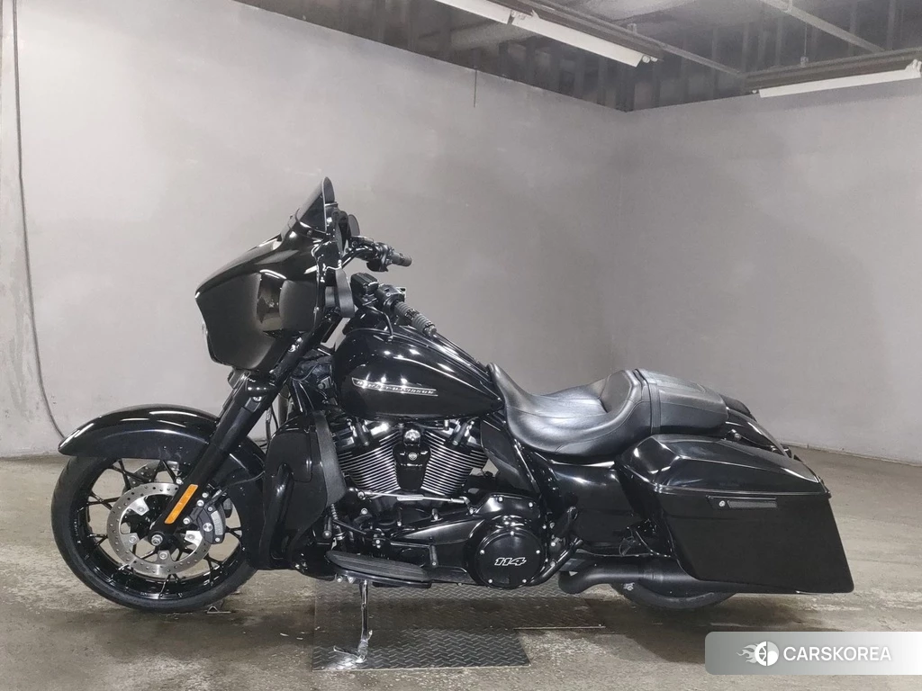 Проданный Harley-Davidson Street Glide FLHXS1870 2020 из Японии, фото 2