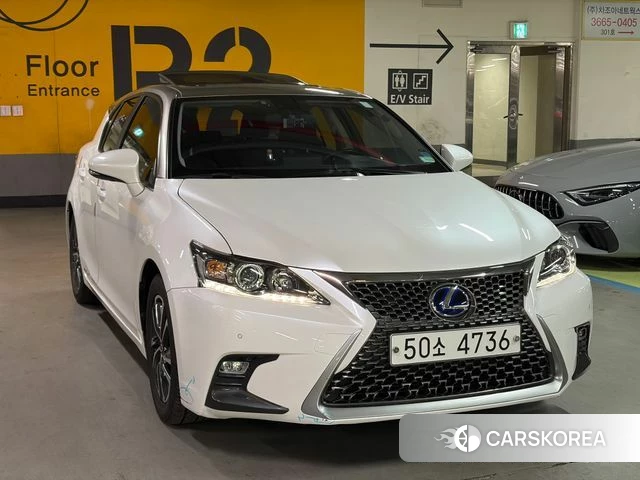 Lexus CT200h id 3905972 из Кореи 12