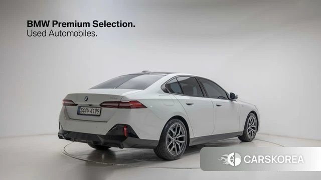 BMW 5 Series (G60) id 3909511 из Кореи 12