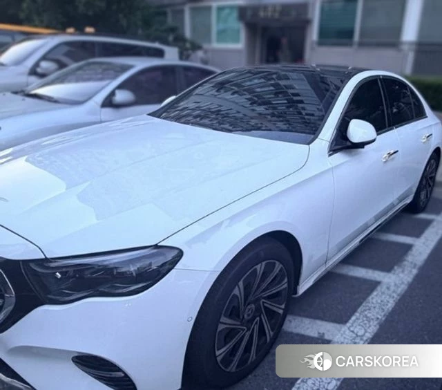Mercedes-Benz E-Class W214 2024 Белый из Кореи, фото 2