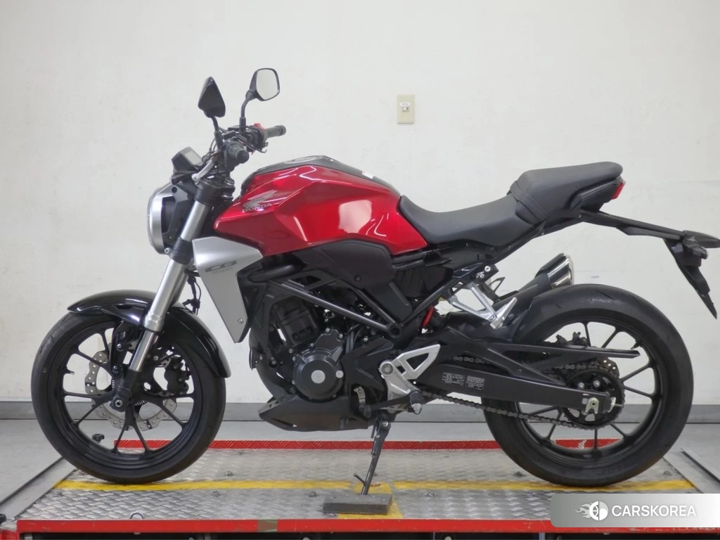 Проданный Honda CB250R 2018 из Японии, фото 2