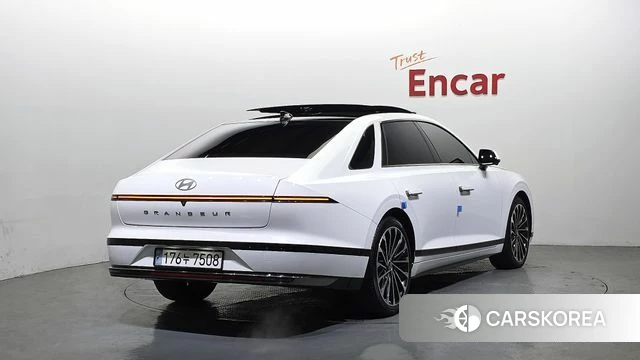 Hyundai Grandeur (GN7) id 3850582 из Кореи 12