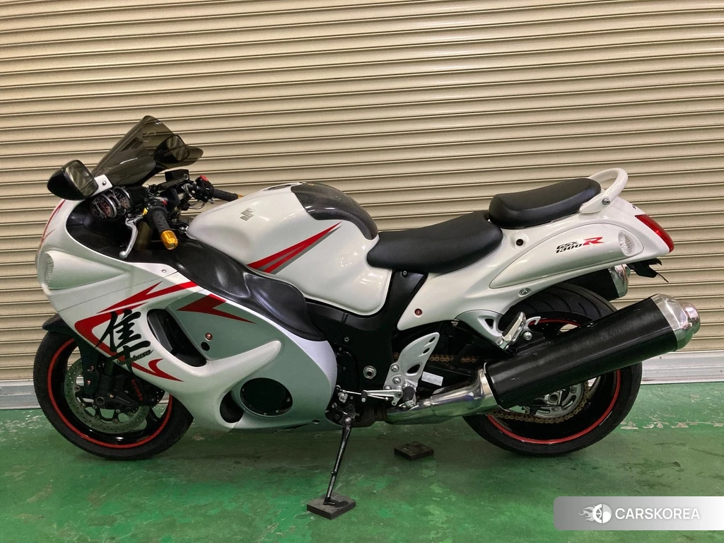 Проданный Suzuki GSX1300R HAYABUSA 2017 из Японии
