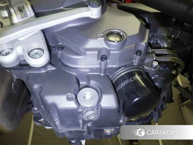 Engine photo