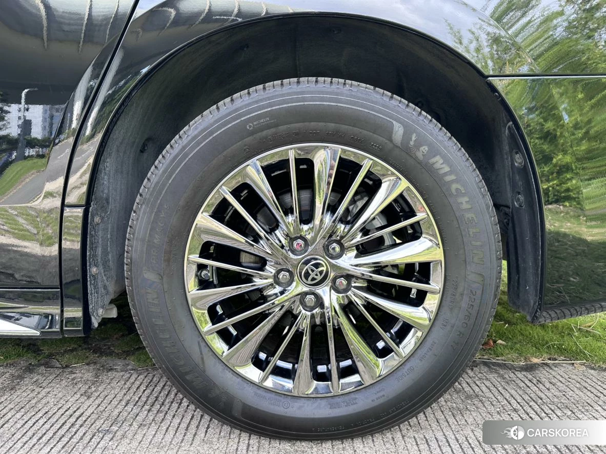Toyota Elfa id 4493273 из Китая 12