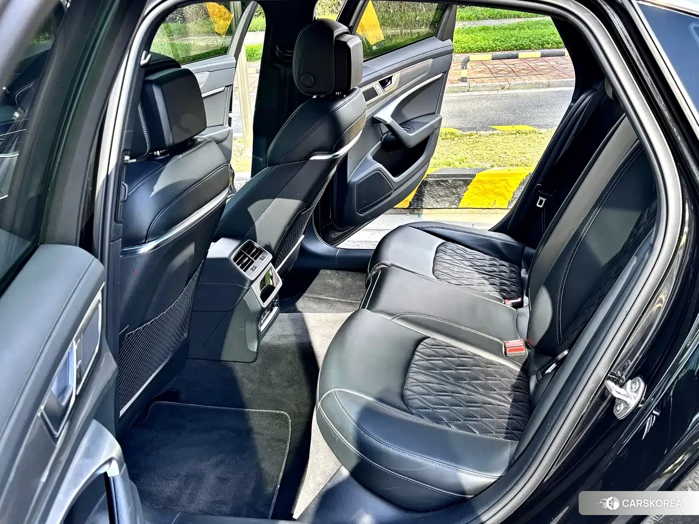 Audi A6L id 4548271 из Китая 12