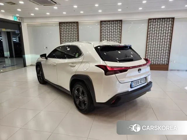 Lexus UX300h id 3079931 из Кореи 7