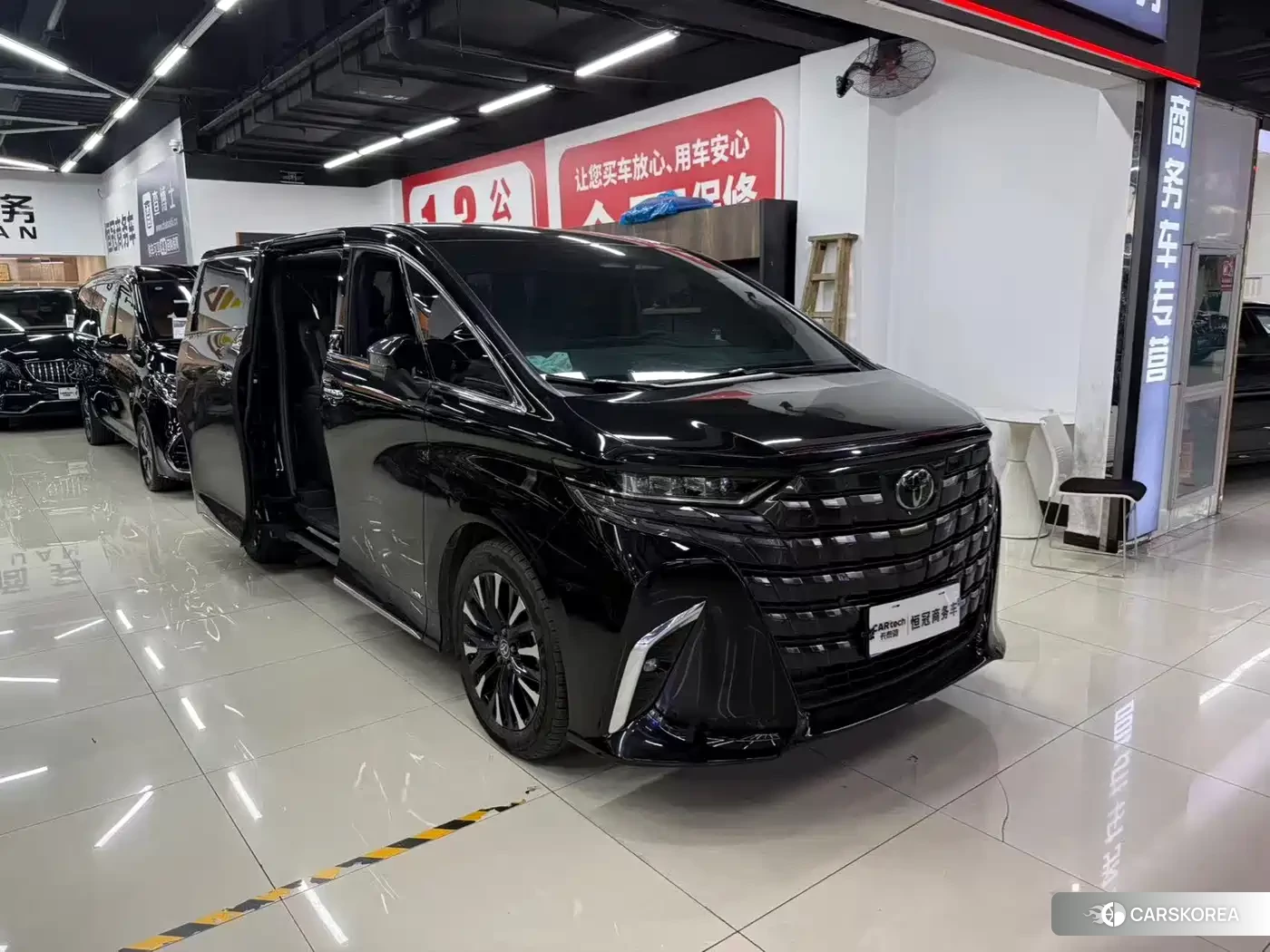 Toyota Elfa 2026 Черный из Китая, фото 2