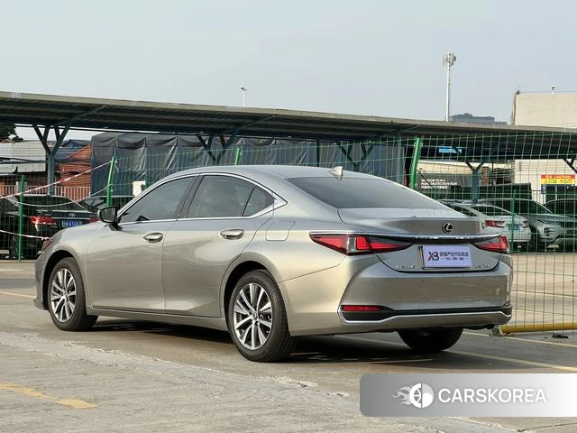 Lexus ES id 4300130 из Китая 12