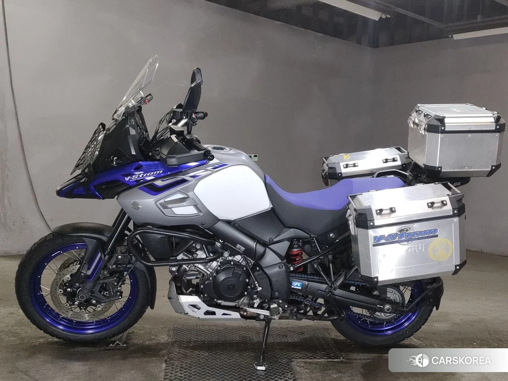 Проданный Suzuki V-STROM 1000XT 2019 из Японии, фото 2
