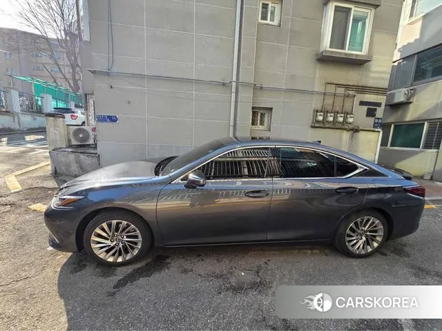 Lexus ES300h 7th generation 2023 Серый из Кореи, фото 3