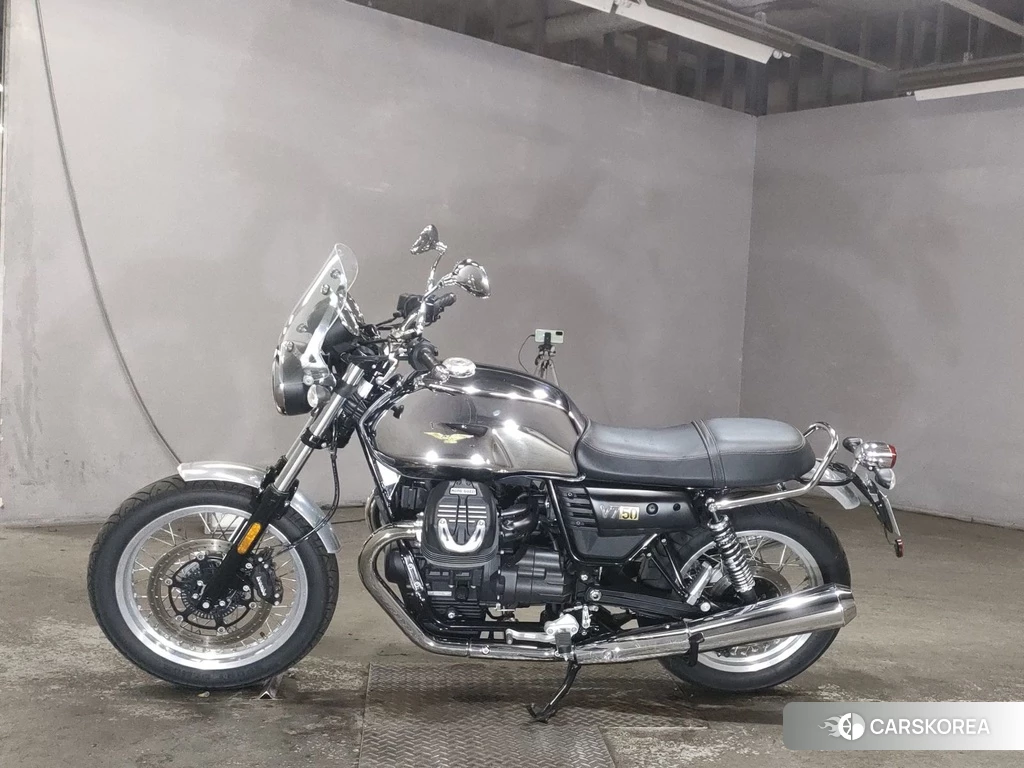 Проданный OTHER MOTO GUZZI V7 3 ANNIVERSARY O 2017 из Японии