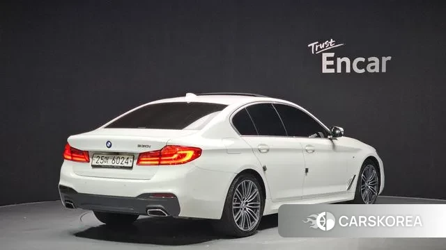 BMW 5 Series (G30) id 3039142 из Кореи 12