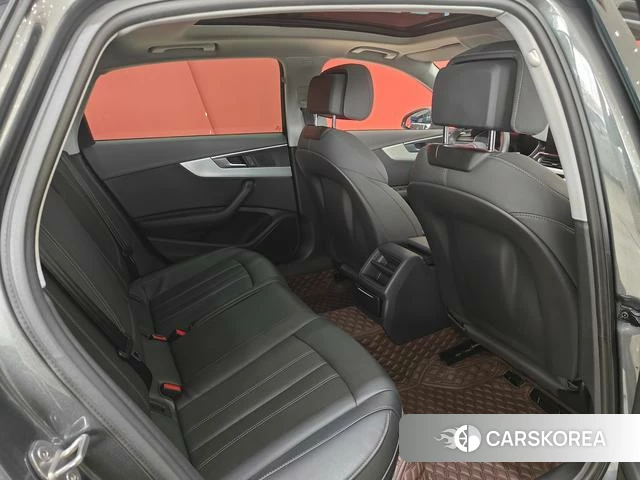 Audi A4L 2021 Темно-серый из Китая, фото 3