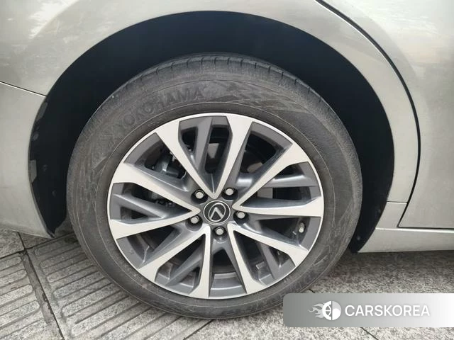 Lexus ES 2025 Серебристо-серый из Китая, фото 2