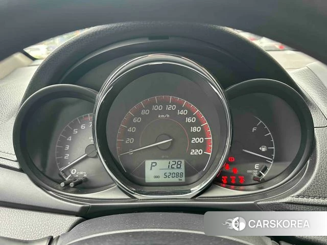 Toyota Vios 2021 Серебристо-серый из Китая, фото 3