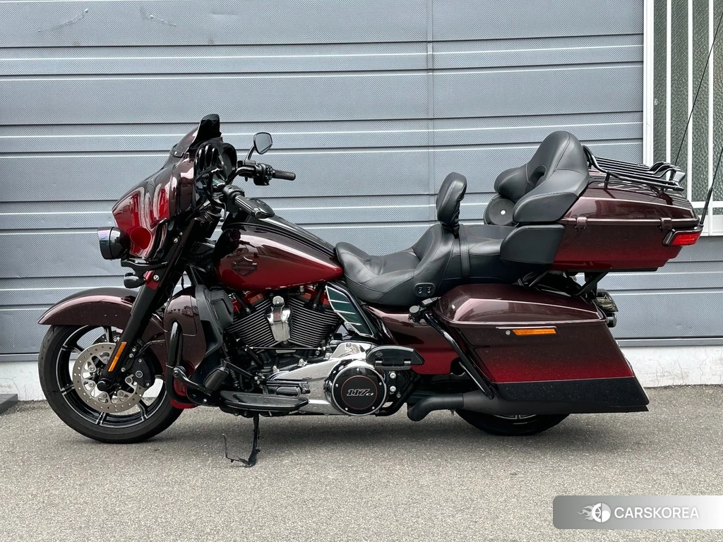 Проданный Harley-Davidson Electra Glide FLHTKSE1800 CVO 2018 из Японии, фото 2