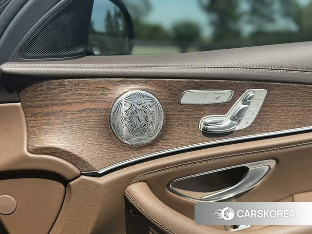 Mercedes-Benz E-class 2023 Черный из Китая, фото 3