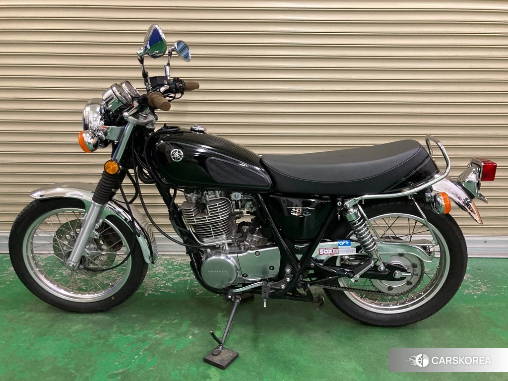 Проданный Yamaha SR 400 2017 из Японии, фото 2