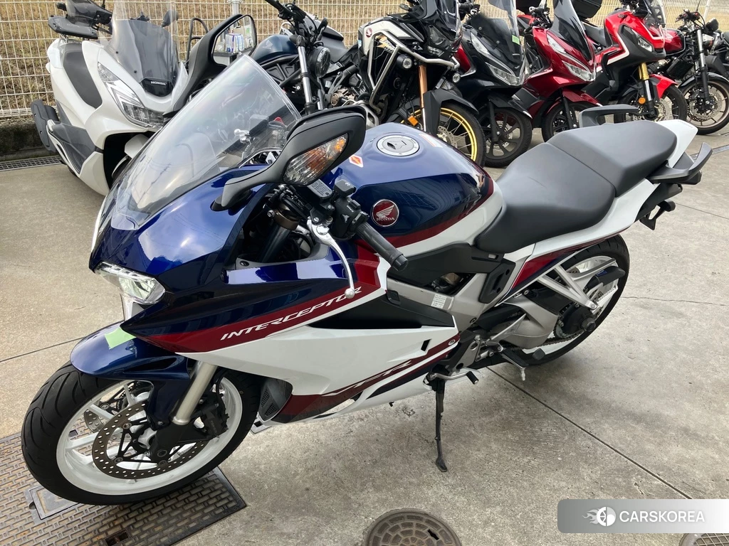 Проданный Honda VFR800F 2019 из Японии