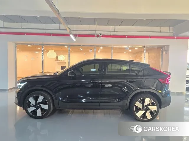 Volvo C40 Richards 2024 Черный из Кореи, фото 2