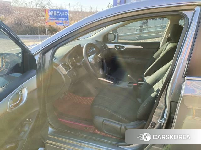 Nissan Xuan Yi 2024 Темно-серый из Китая, фото 2
