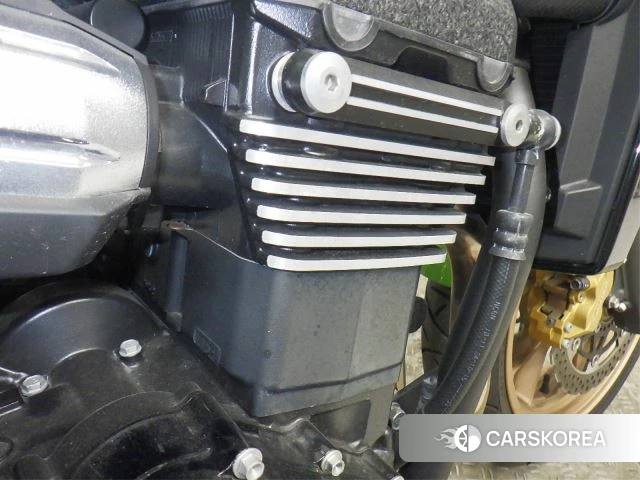 Engine photo
