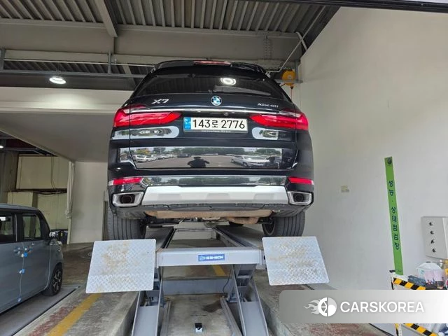 BMW X7 (G07) 2022 Черный из Кореи, фото 2