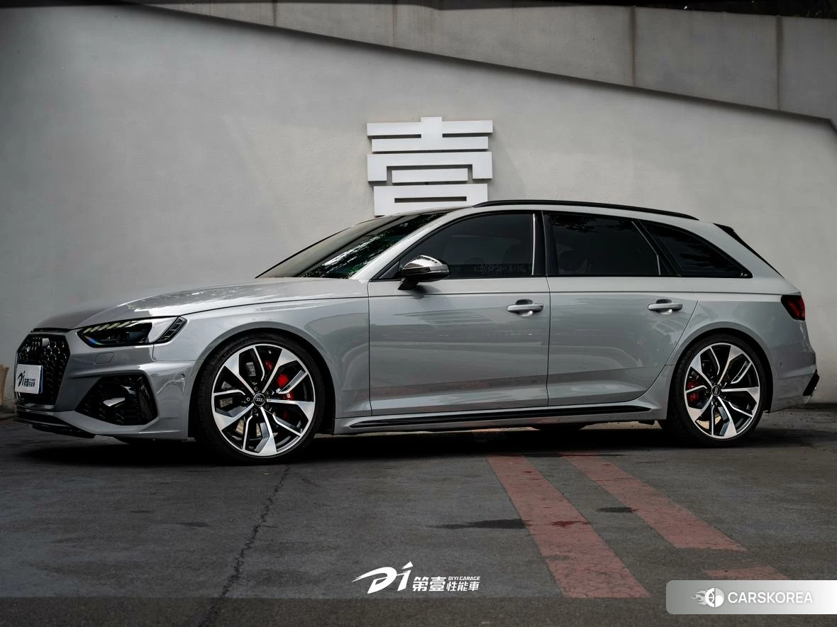 Audi RS 4 2021 Серебристо-серый из Китая, фото 3