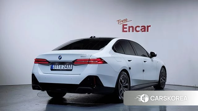 BMW 5 Series (G60) id 4381420 из Кореи 12