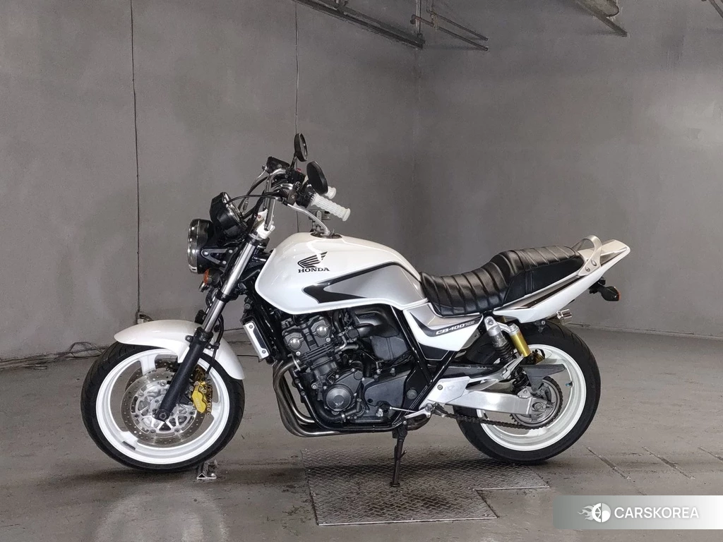 Проданный Honda CB400SF 2012 из Японии, фото 2