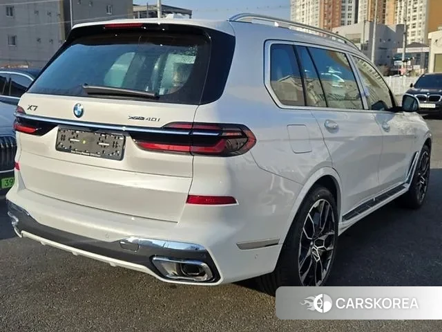 BMW X7 (G07) 2023 Белый из Кореи, фото 2