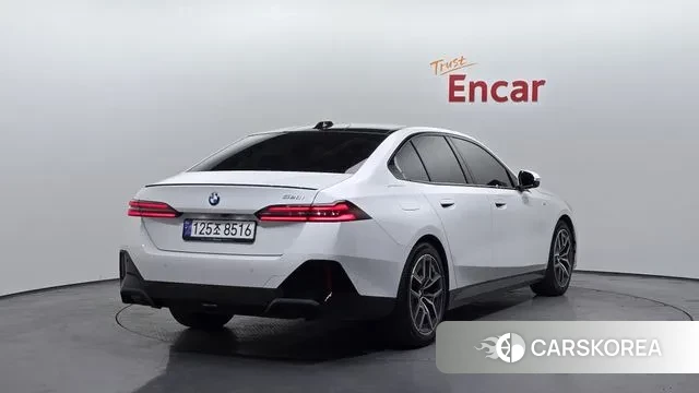 BMW 5 Series (G60) id 3565753 из Кореи 12