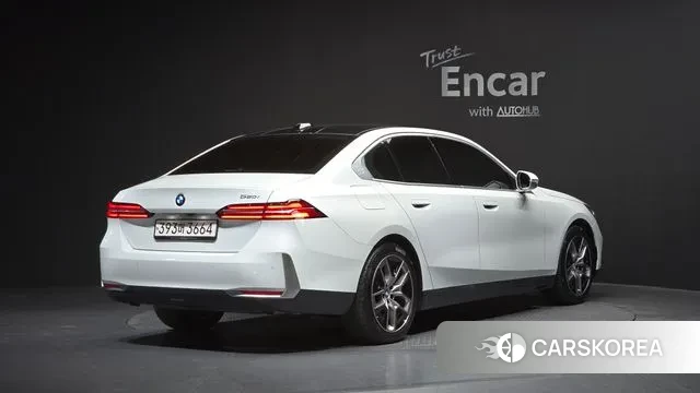 BMW 5 Series (G60) id 3711564 из Кореи 12