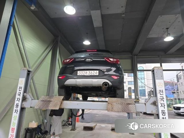 Kia Stonic 2018 Черный из Кореи, фото 2