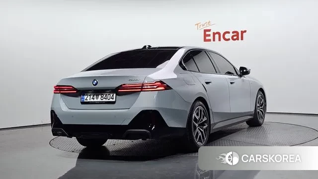 BMW 5 Series (G60) id 3436950 из Кореи 12