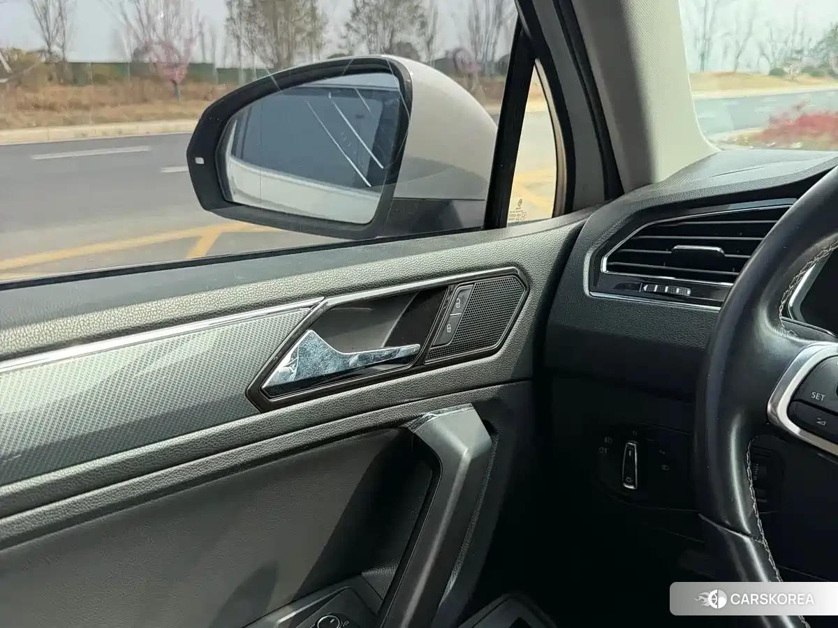 Volkswagen Tiguan L id 4607147 из Китая 13