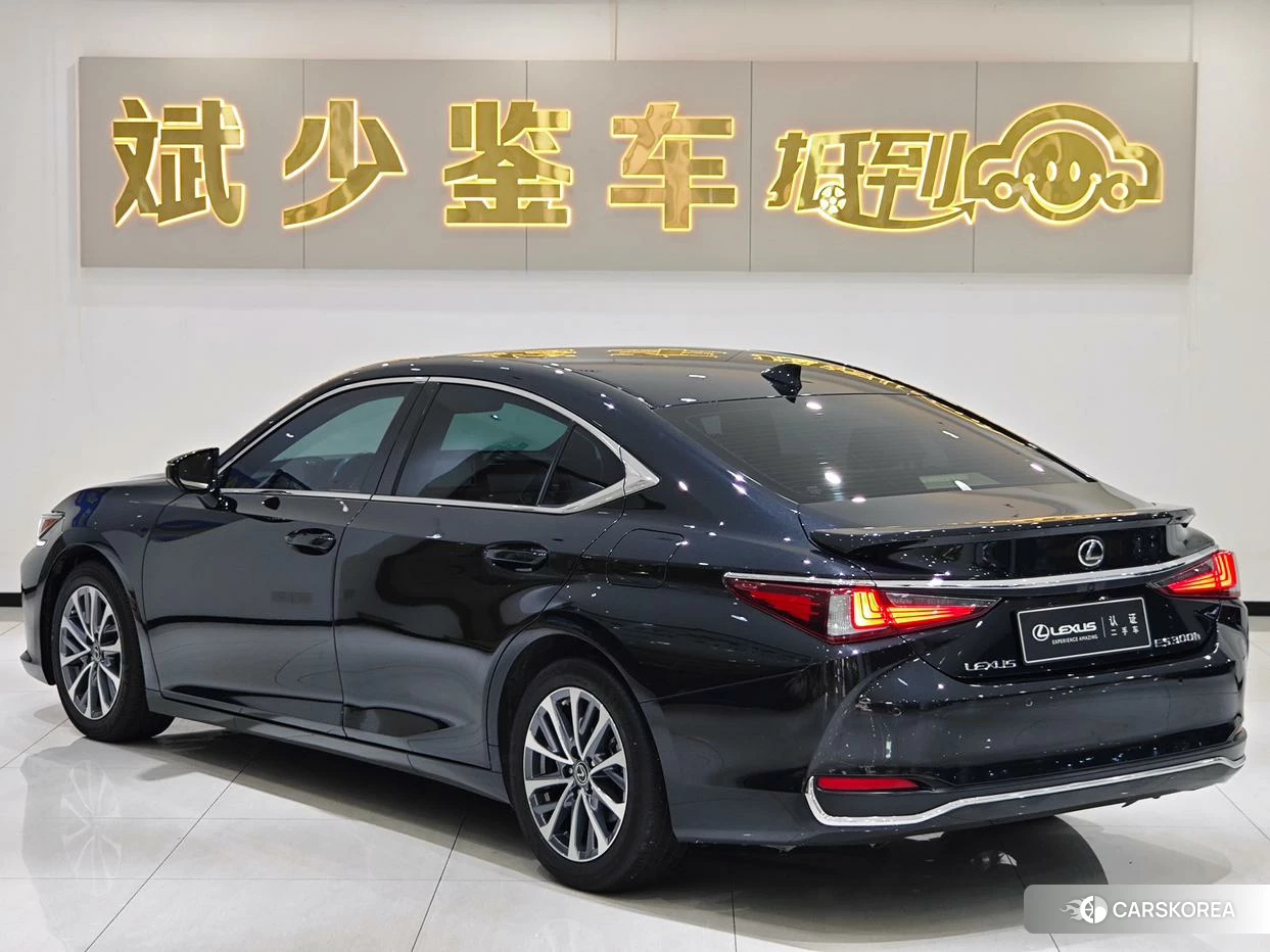 Lexus ES 2022 Черный из Китая, фото 4