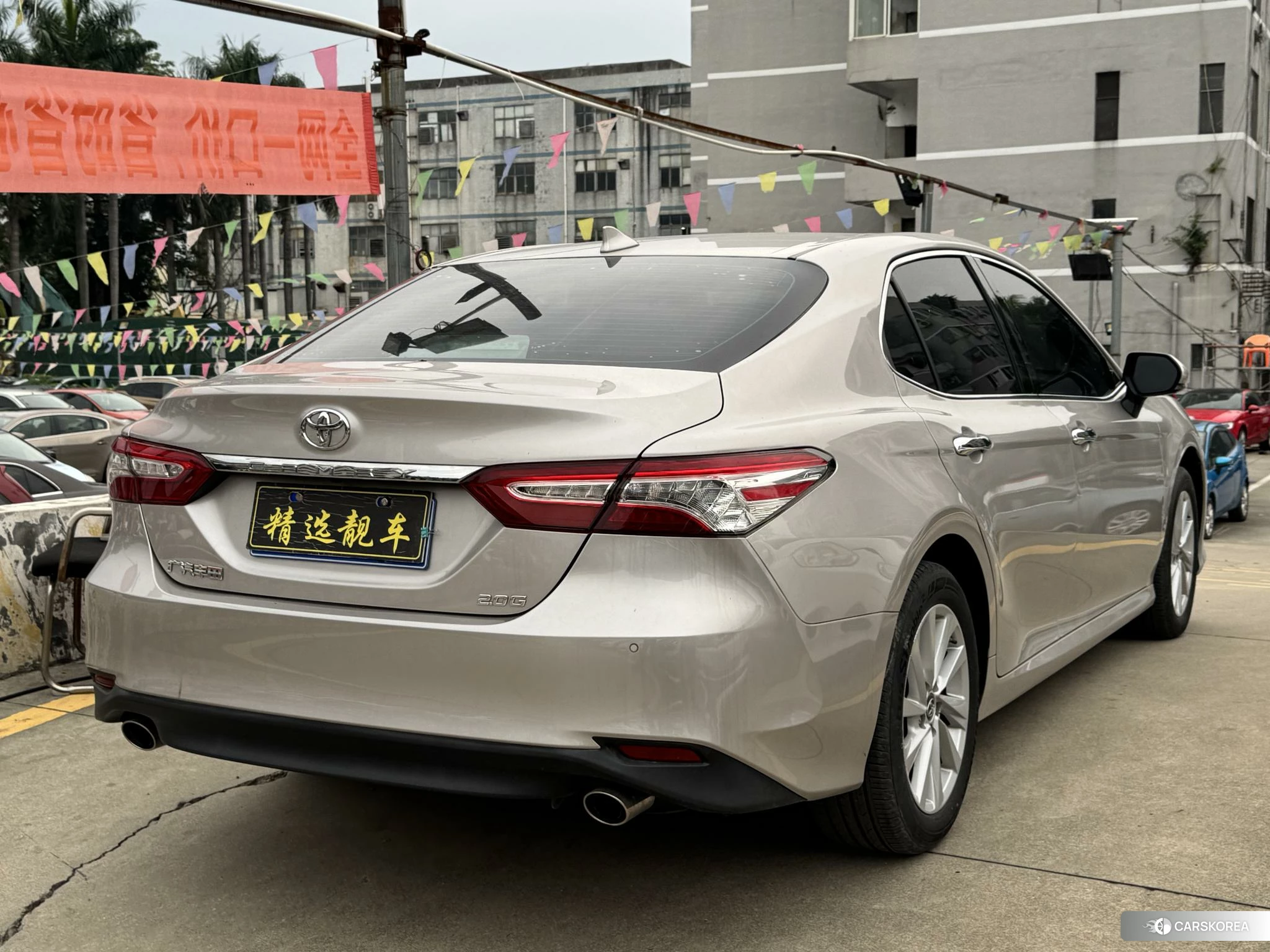 Toyota Camry 2023 Шампань из Китая, фото 2