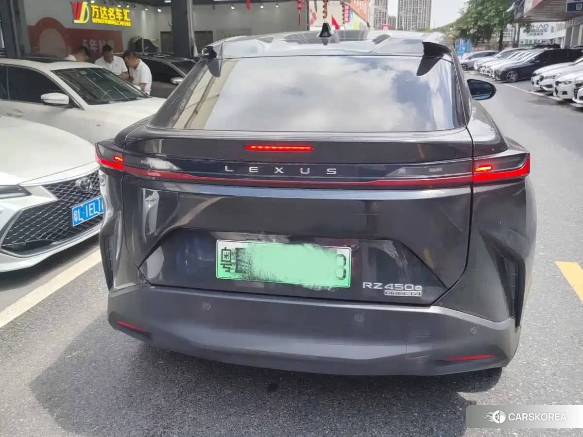 Lexus RZ 2024 Silver/gray из Китая, фото 2