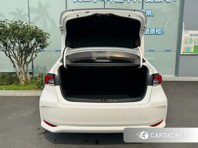 Toyota Corolla 2021 Белый из Китая, фото 4