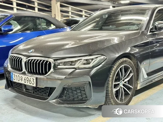 BMW 5 Series (G30) 2022 Серый из Кореи, фото 2