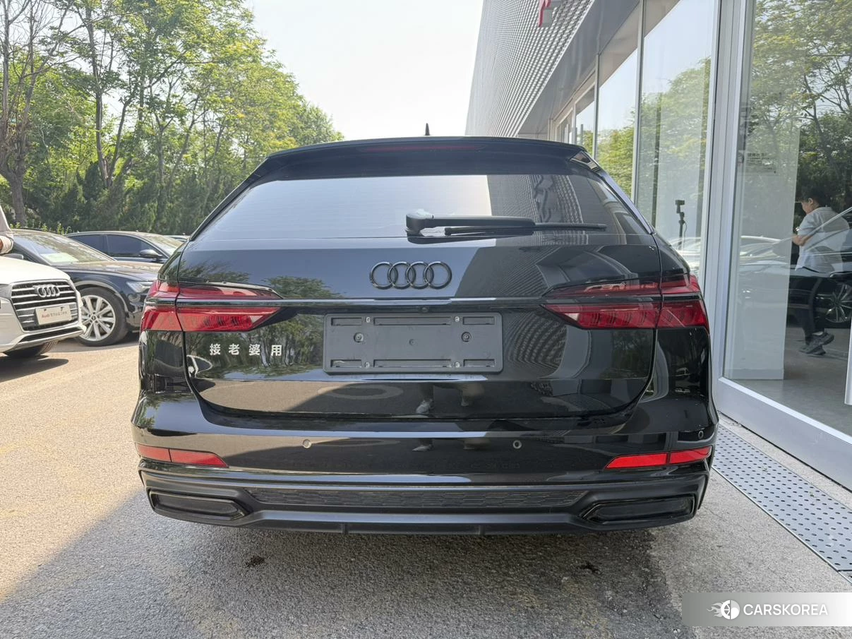 Audi A6 (import) 2021 Черный из Китая, фото 2