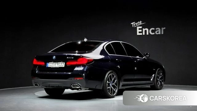 BMW 5 Series (G30) id 3859771 из Кореи 12