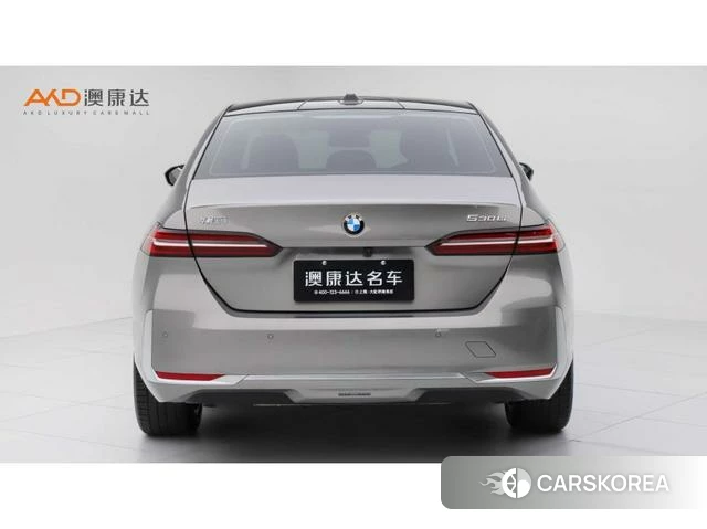 BMW 5 series 2025 Серебристо-серый из Китая, фото 2