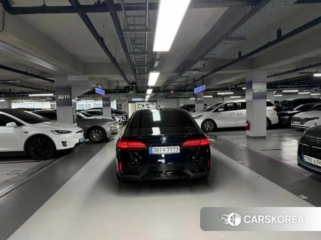 BMW 5 Series (G60) 2025 Черный из Кореи, фото 6