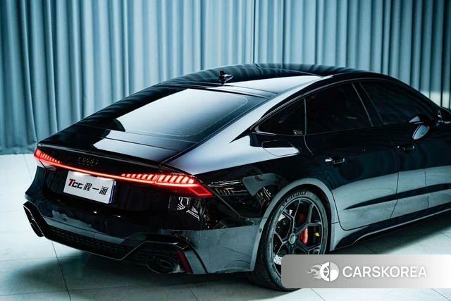 Audi A7 2023 Черный из Китая, фото 2