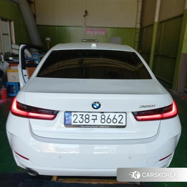 BMW 3 Series (G20) 2022 Белый из Кореи, фото 2