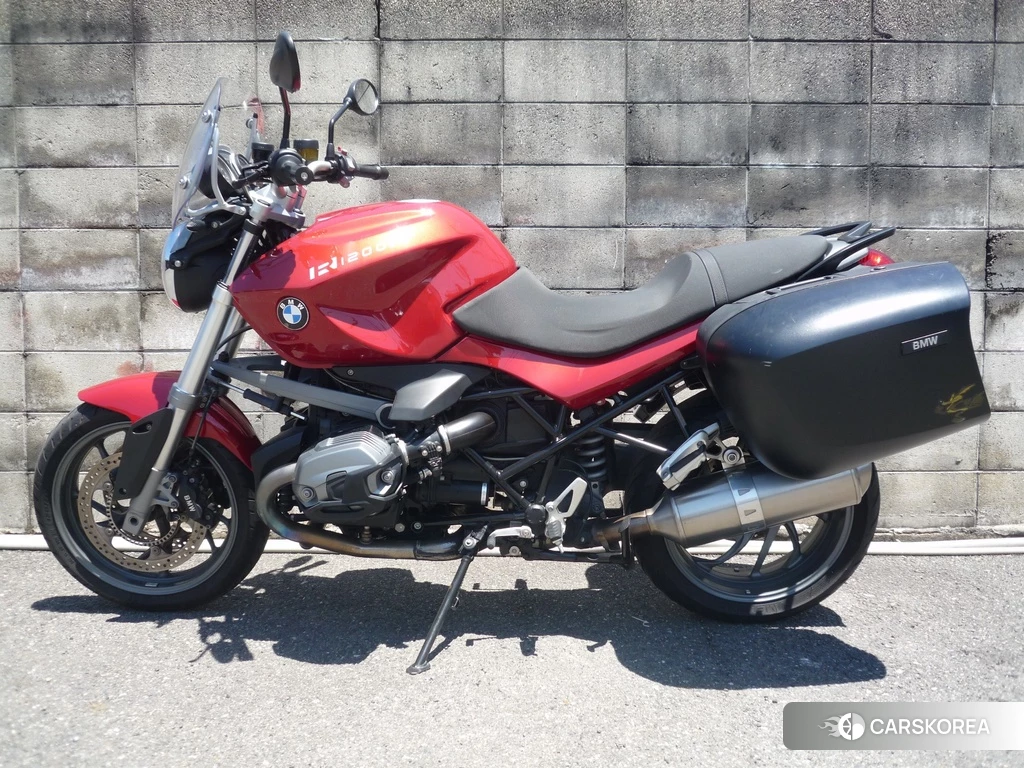 Проданный BMW R1200R 2011 из Японии